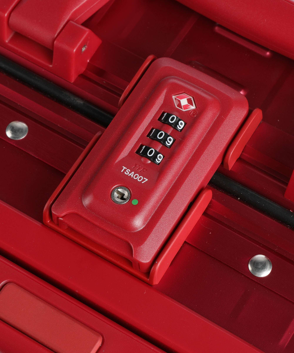 Aleon 21 Vertical Spinner (4 wheels) ruby