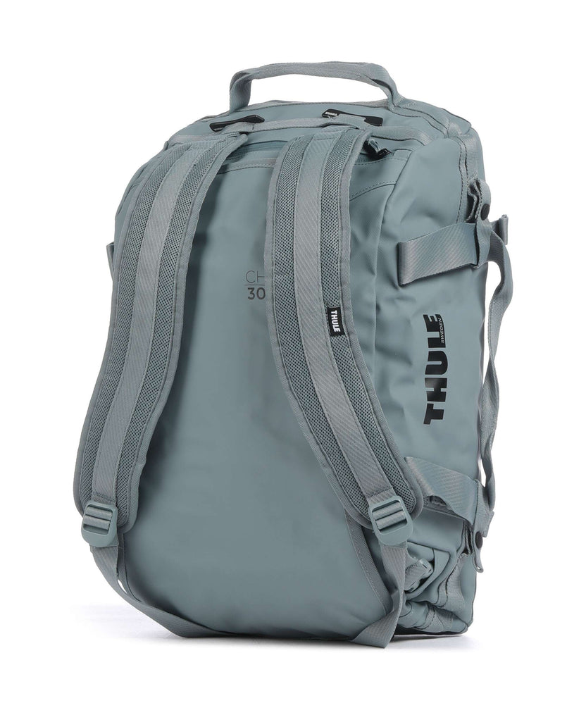 Thule Chasm 30 Weekend bag pond