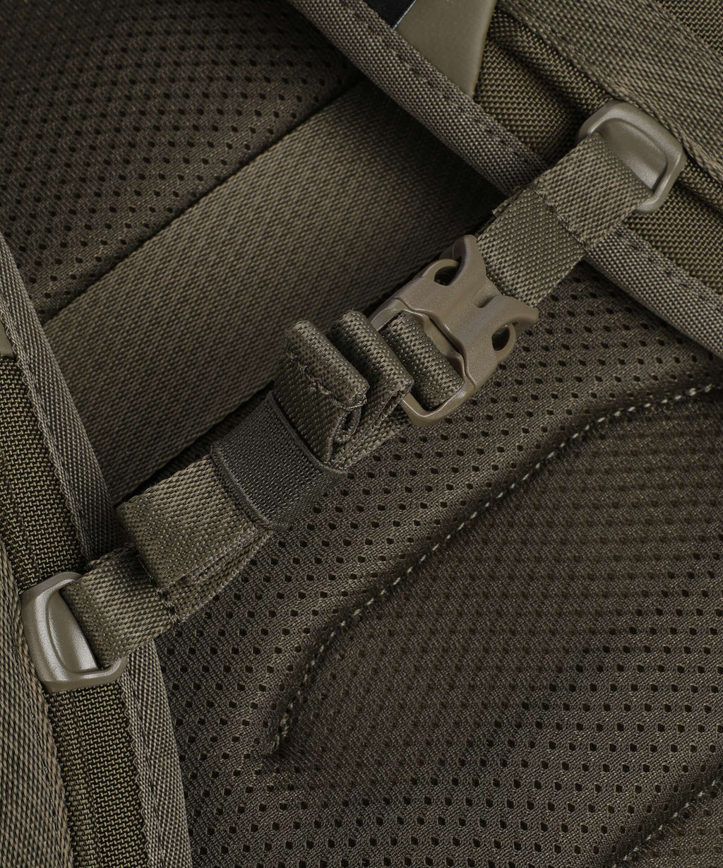 Thule Chasm 26 Backpack deep khaki