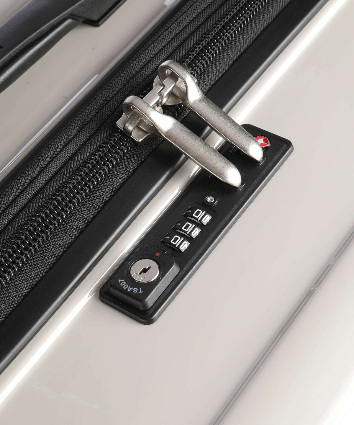 Delsey Paris Shadow 5.0 Spinner (4 wheels) elfenbein