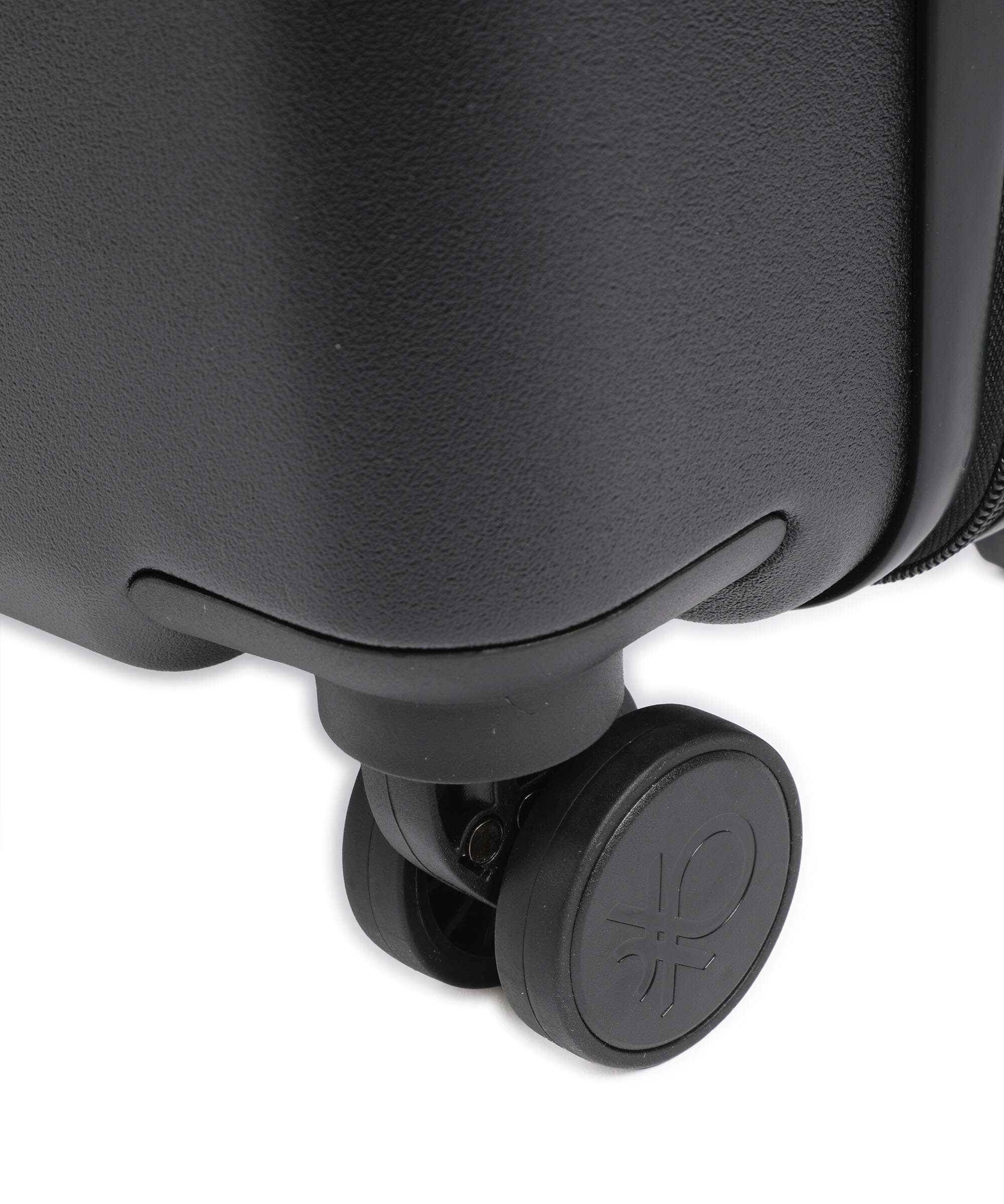 Delsey Paris x United Colors of Benetton UCB Hardside Spinner (4 wheels) black
