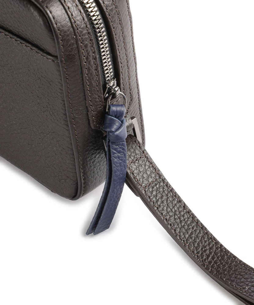 Braun Büffel Novara Wristlet choco