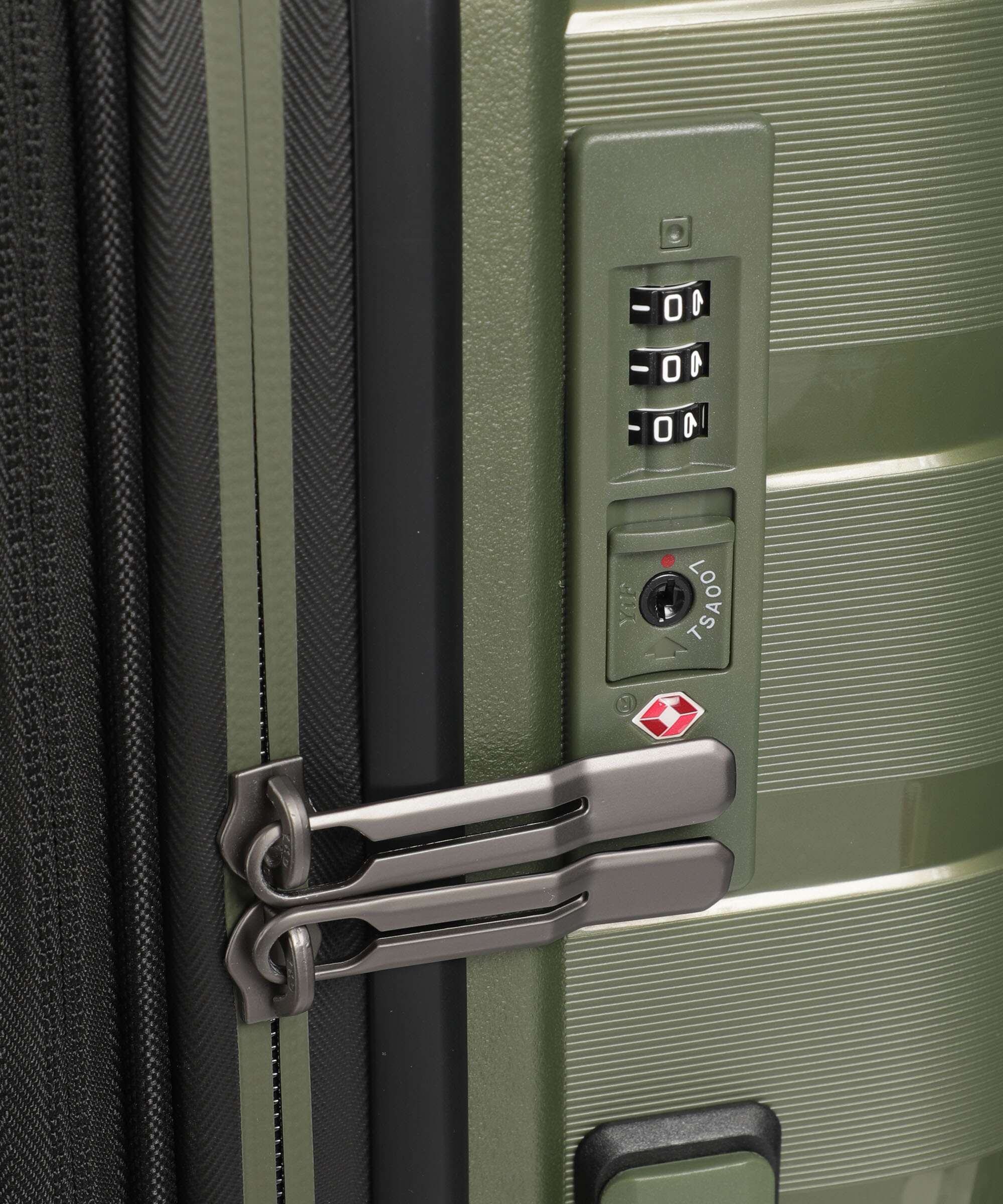 Travelite Air Base Spinner (4 wheels) olive