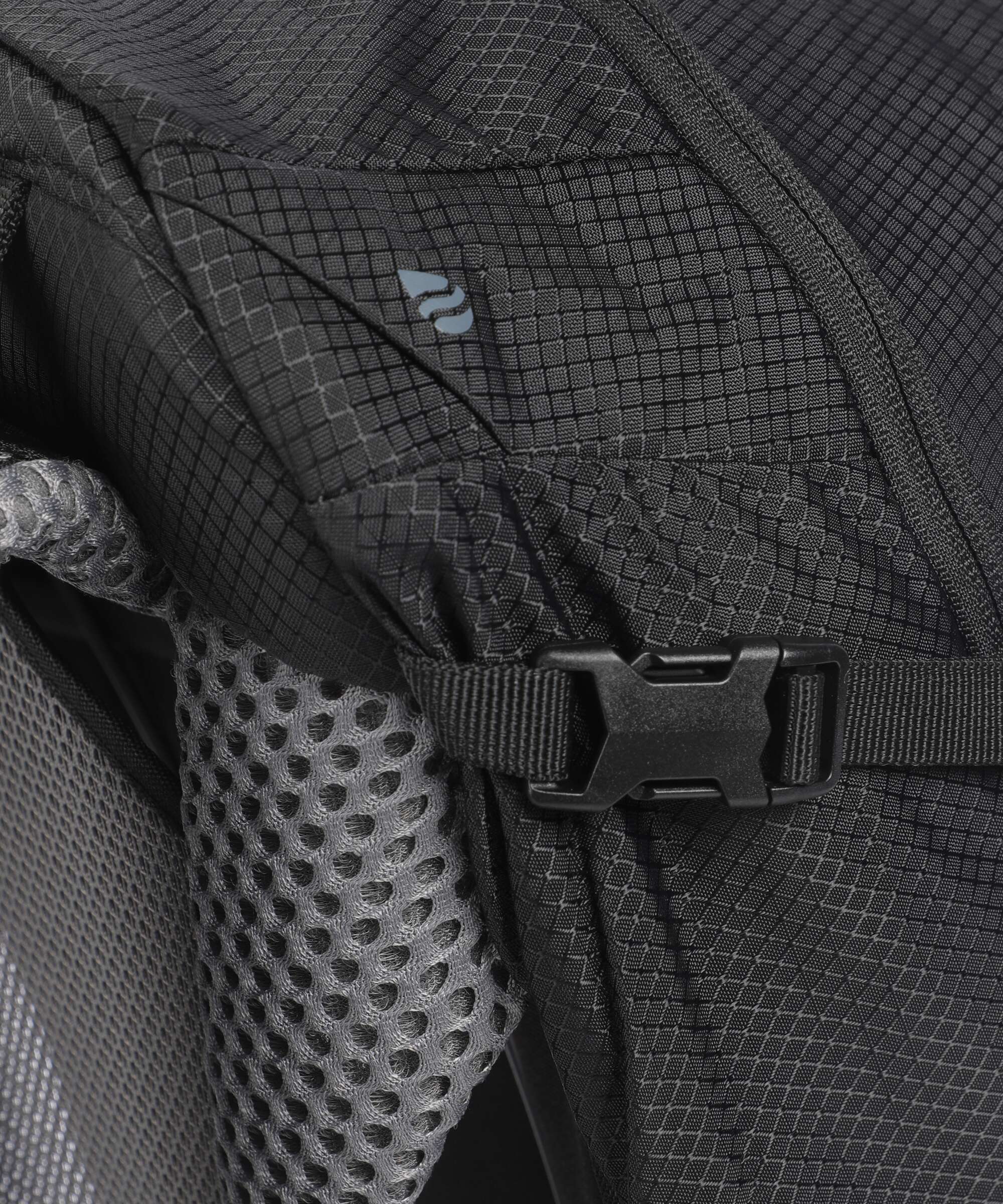 Deuter Futura 29 EL Hiking backpack black