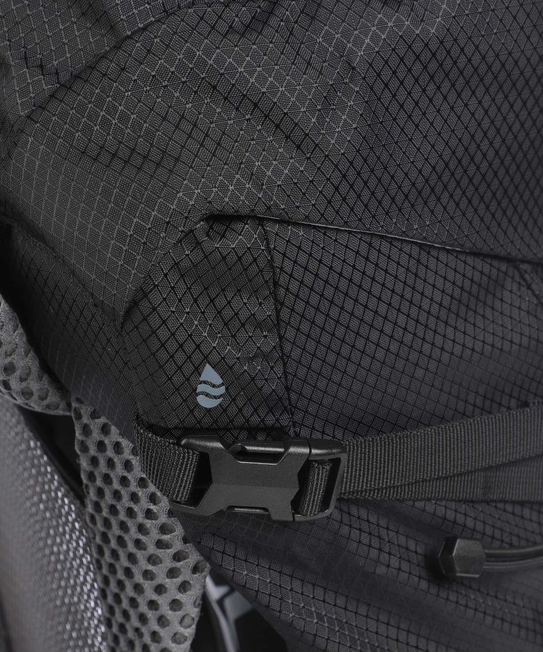 Deuter Futura 26 Hiking backpack black