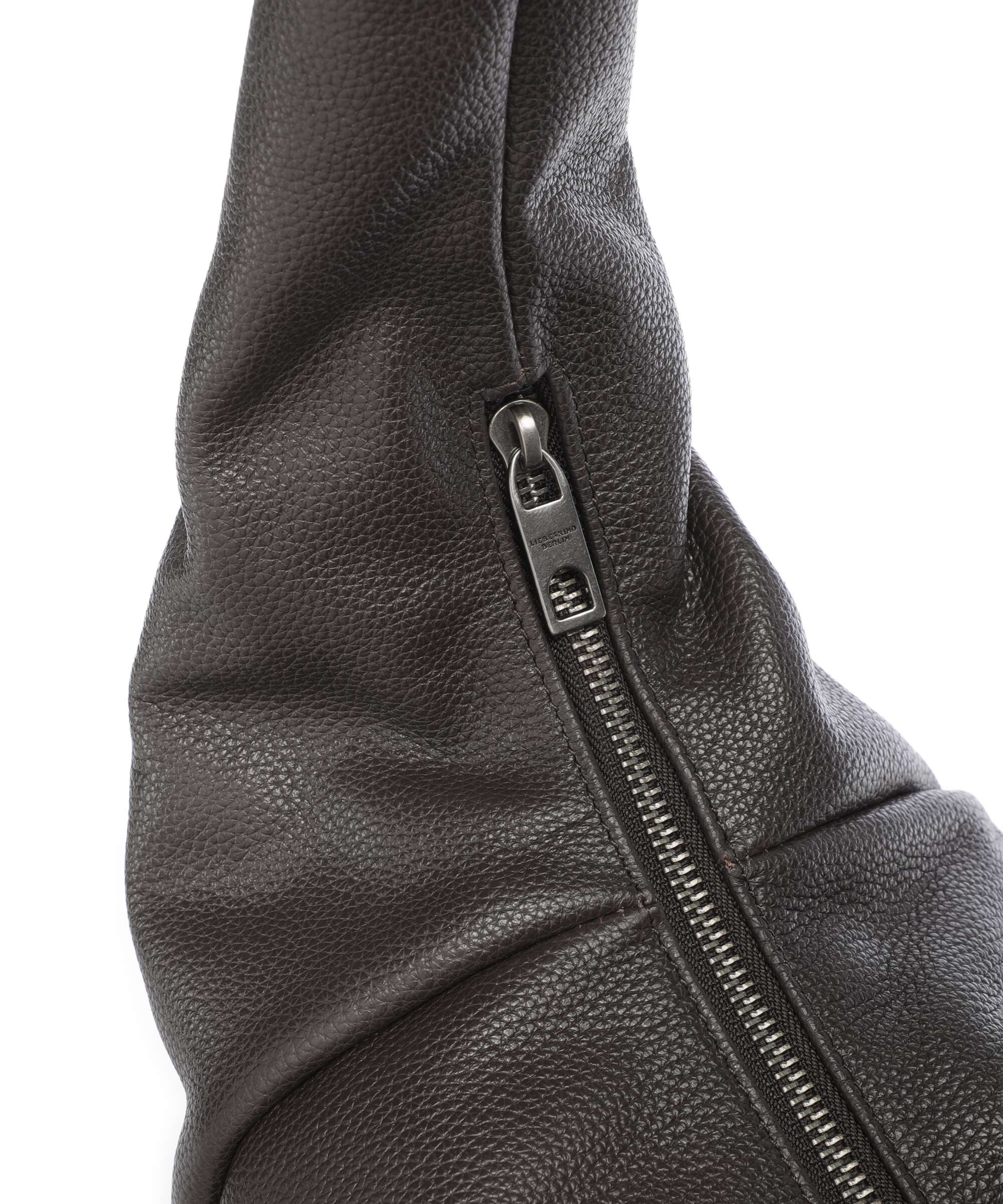 Liebeskind Farrah Small Pebble M Hobo bag deep soil