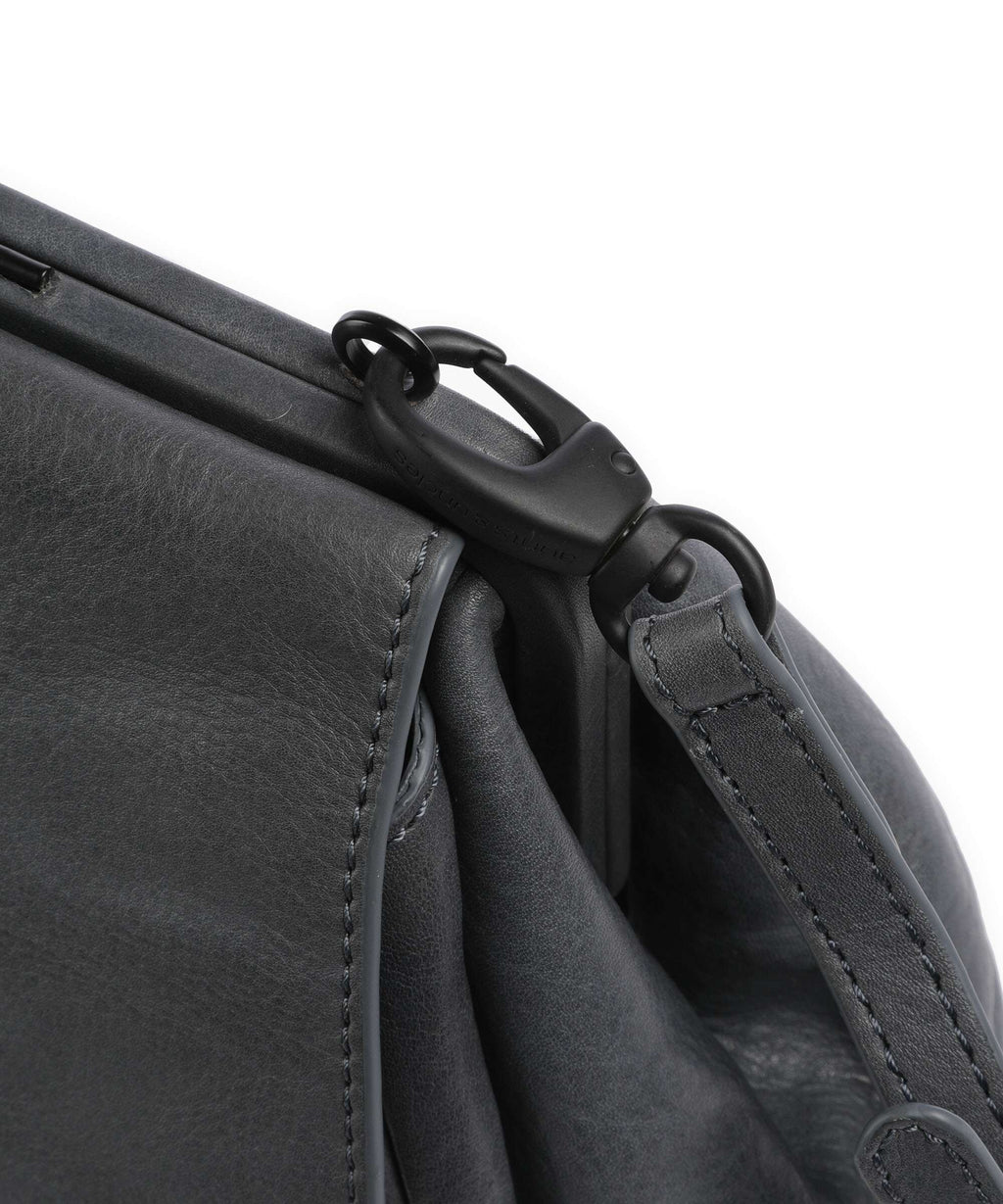 Aunts & Uncles Grandma's Luxury Club Mrs. Cake Pop Crossbody bag wind