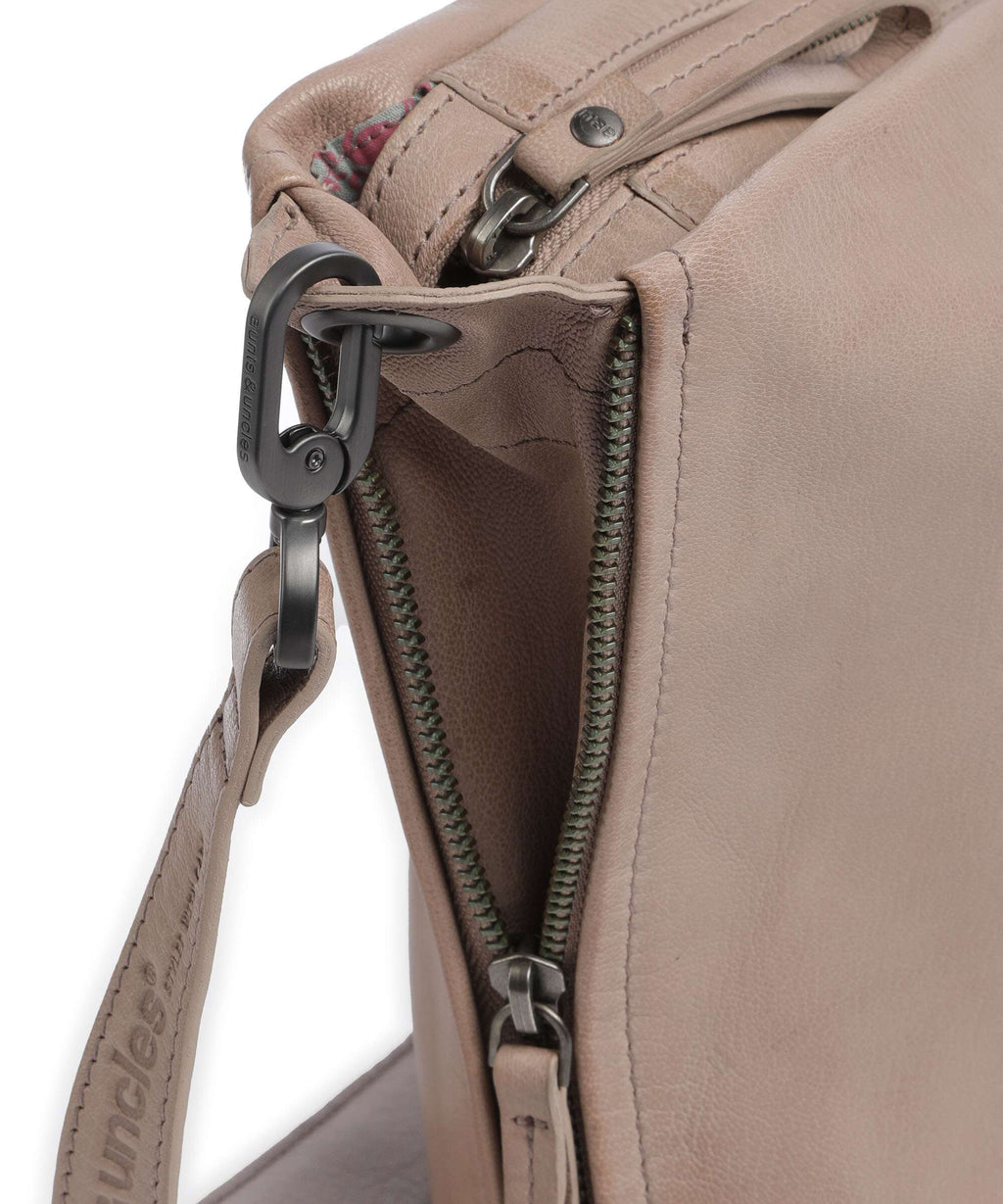 Aunts & Uncles Guerilla Gardeners Ashley Crossbody bag clay