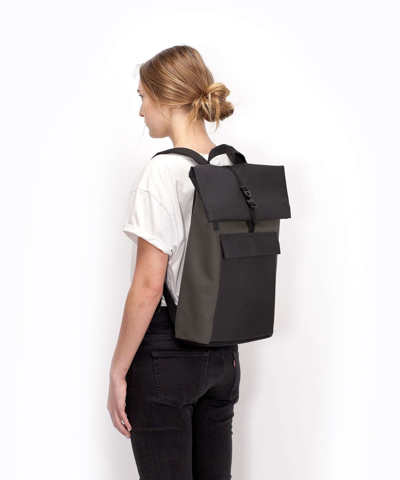 Ucon Acrobatics Lotus Jasper Medium Rolltop backpack black/dark grey