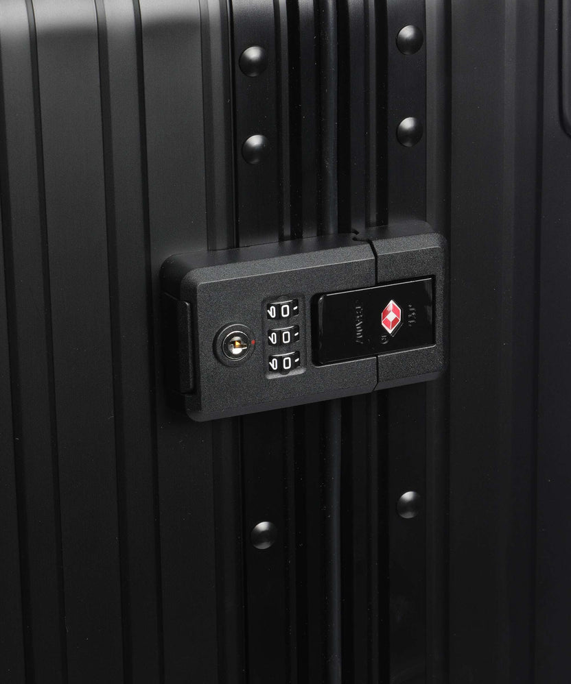 Aleon Classic 30 International Trunk Spinner (4 wheels) onyx