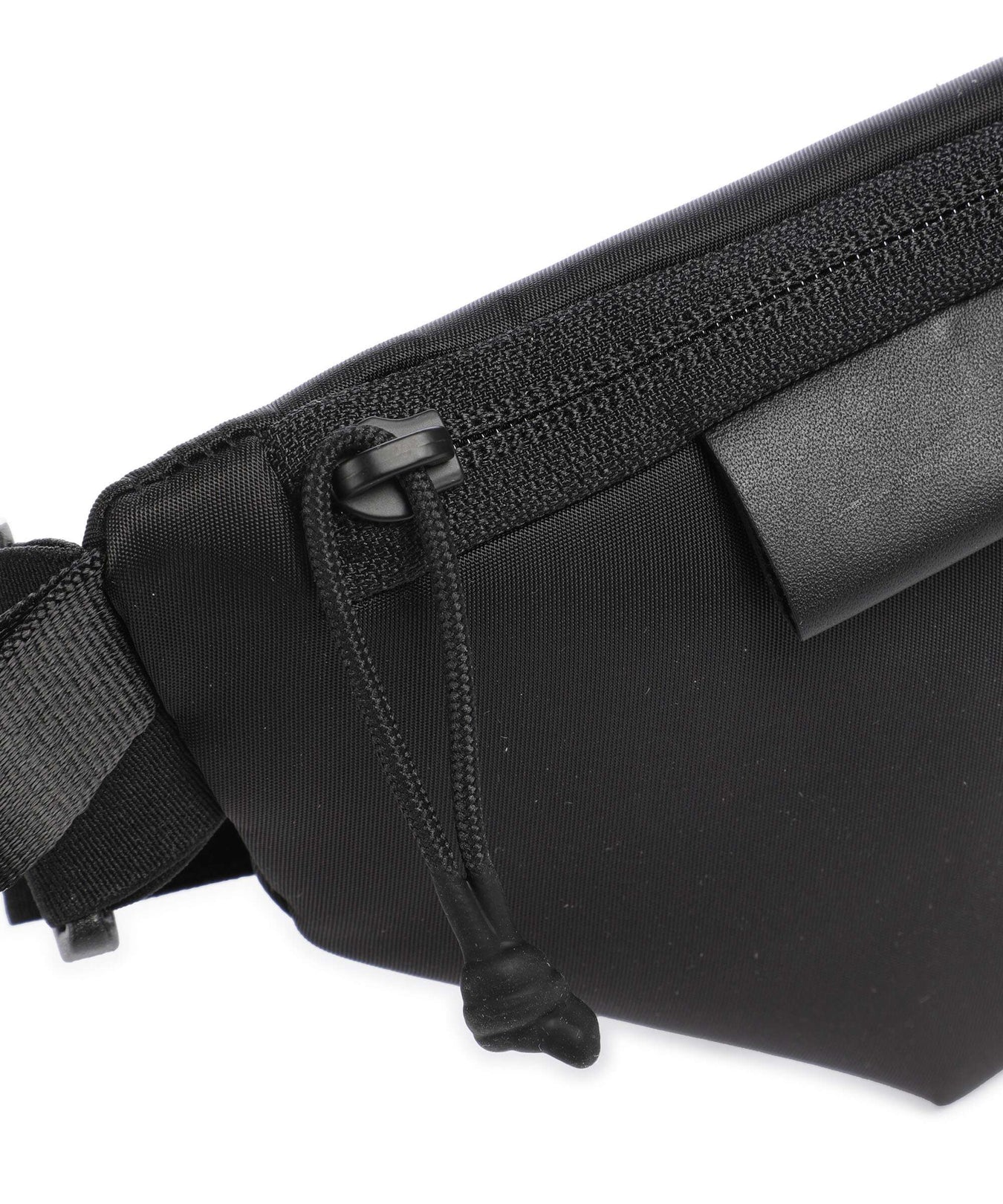Côte&Ciel Sleek Isarau Fanny pack black