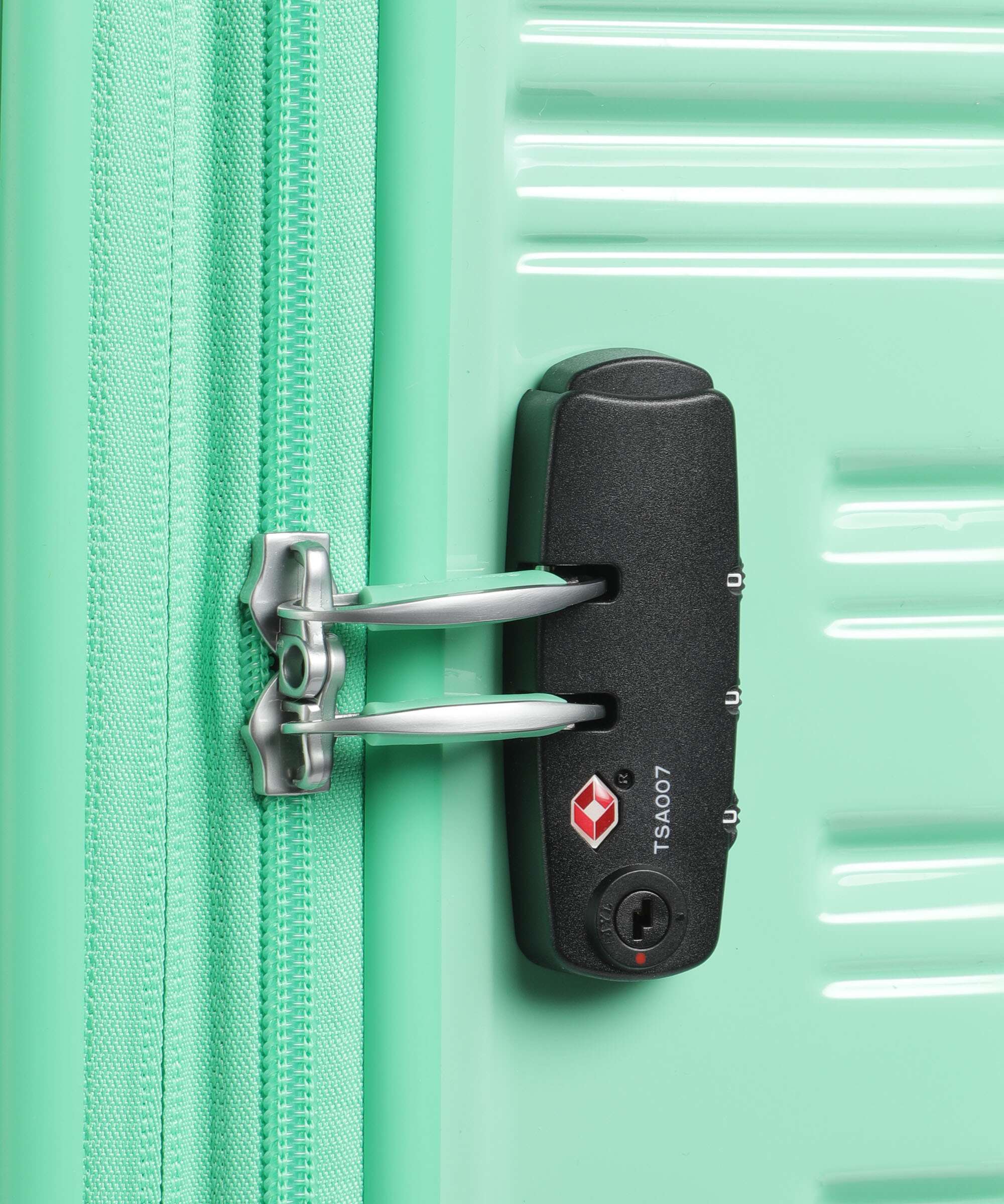 American Tourister Flashline Pop Spinner (4 wheels) light green