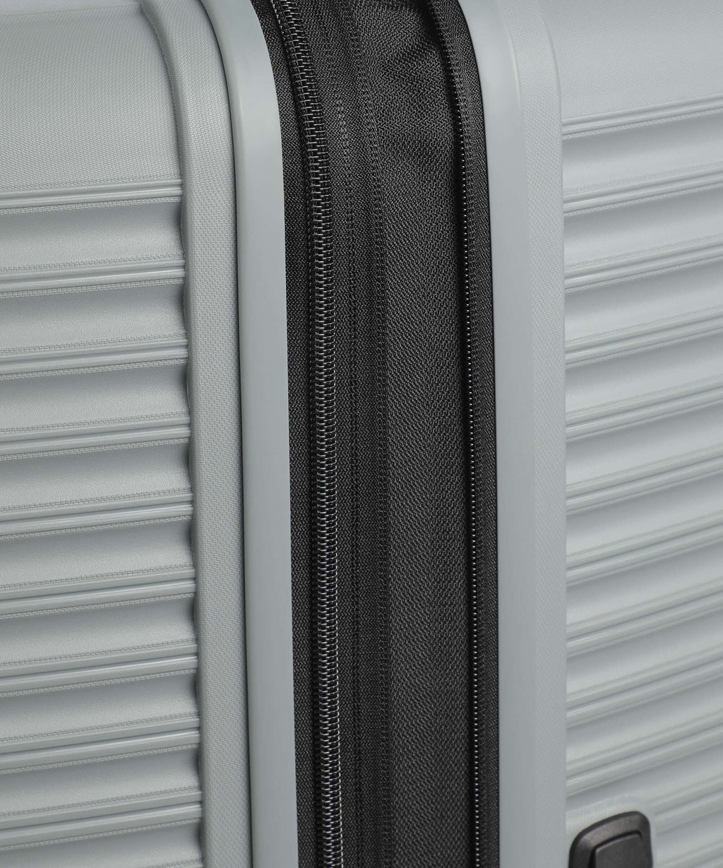 American Tourister Liftoff Suitcase set (4 wheels) charcoal grey