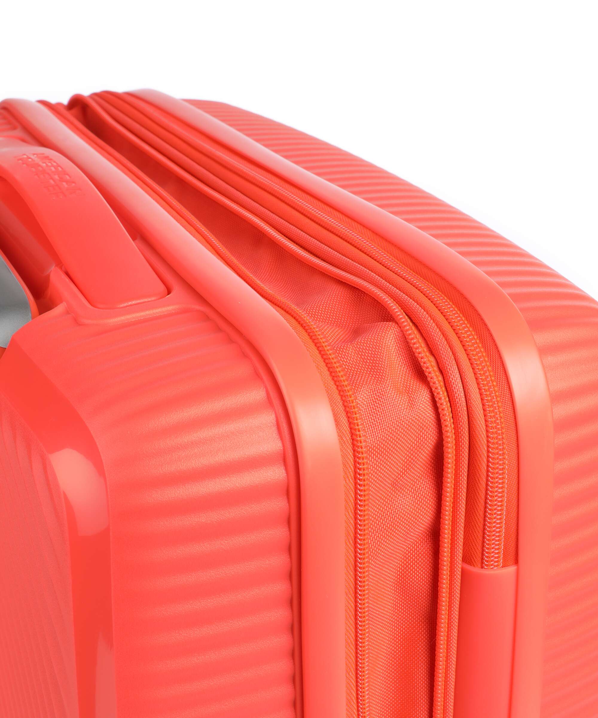 American Tourister Soundbox Spinner (4 wheels) neon orange