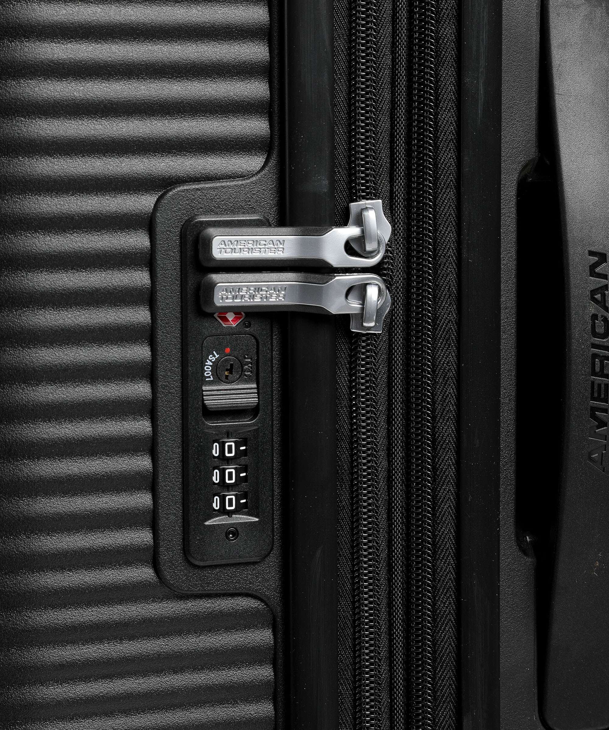 American Tourister Soundbox Spinner (4 wheels) bass black