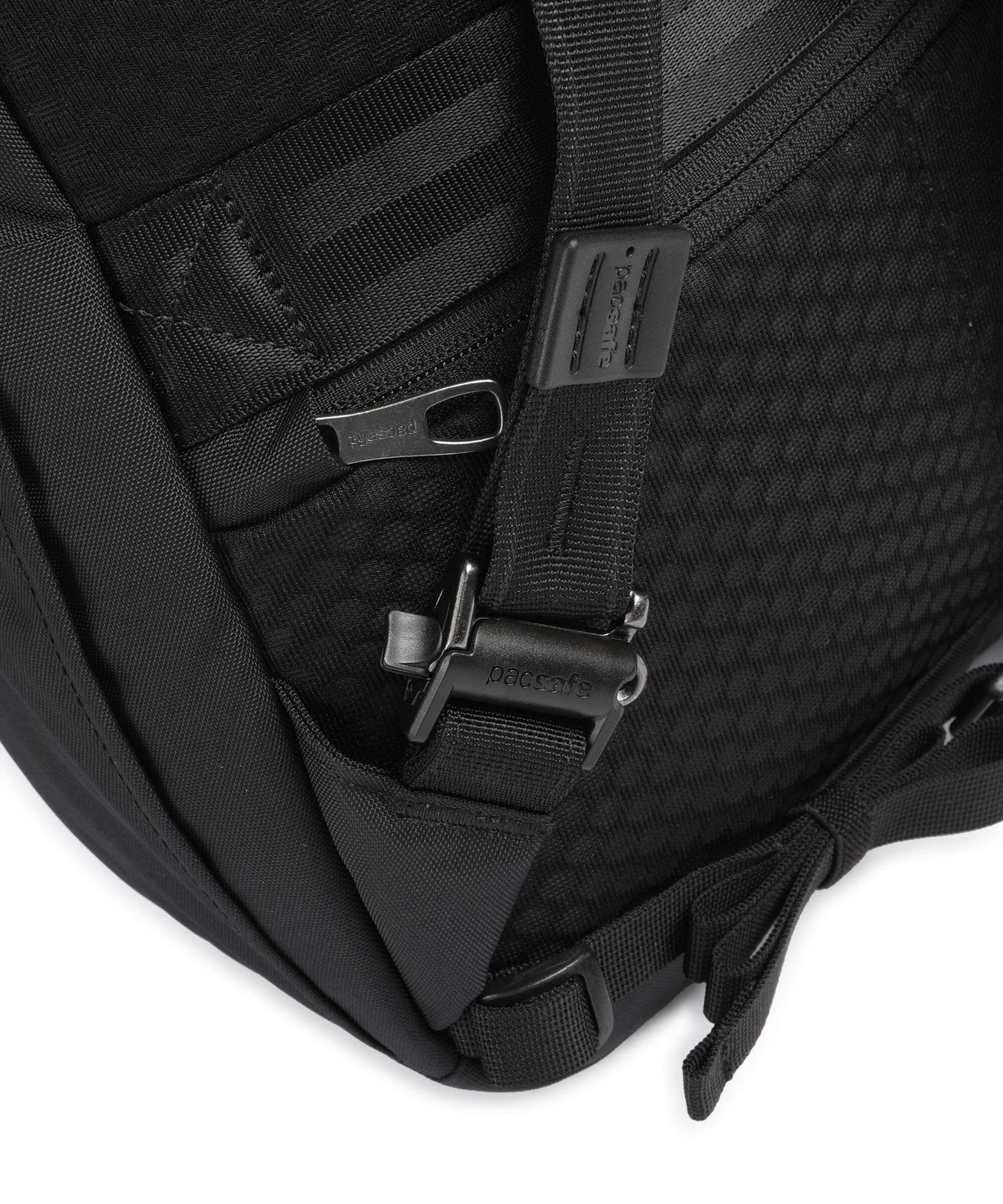 Pacsafe V 16 Backpack jet black