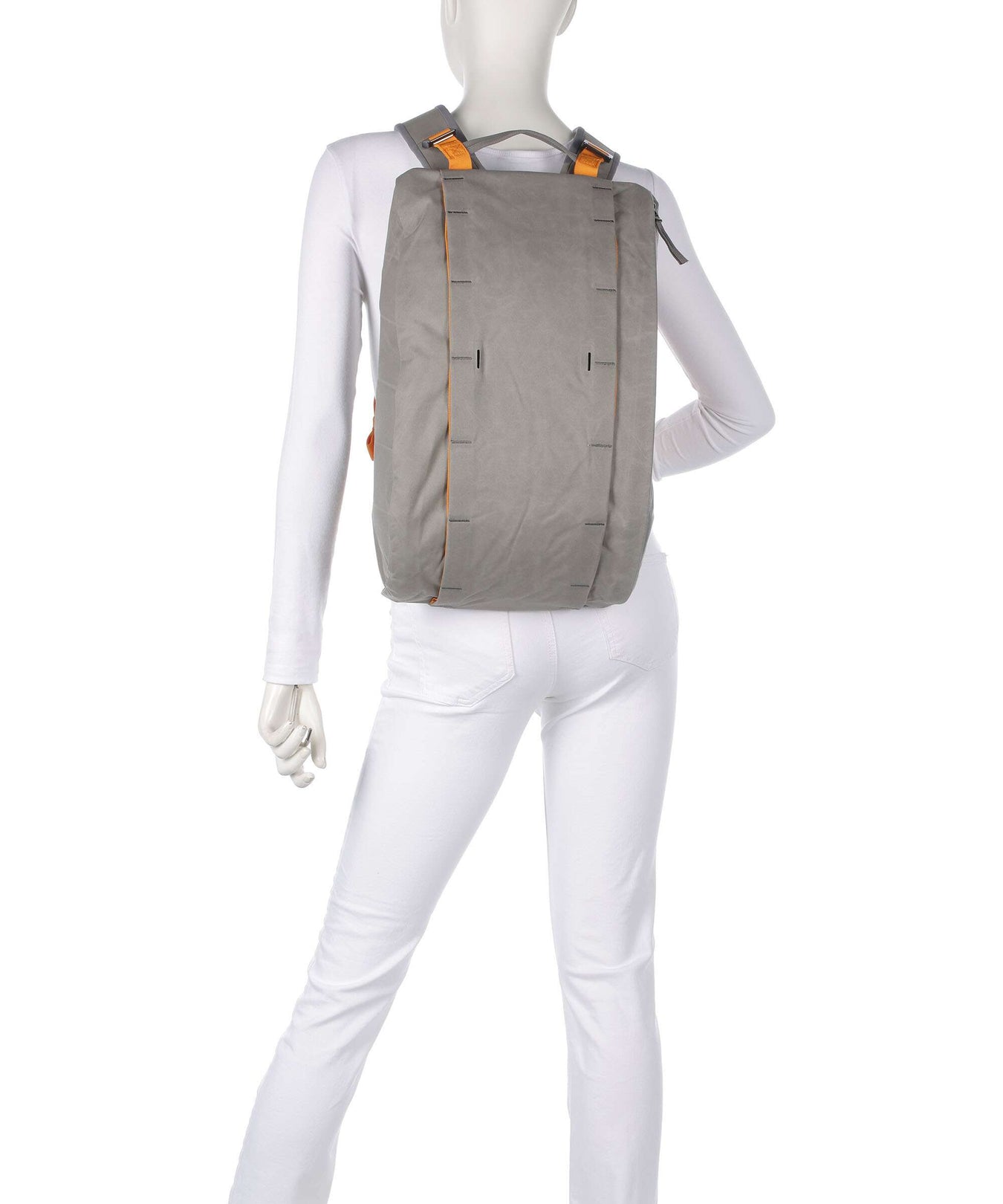 Db Hugger 15L Backpack sand grey