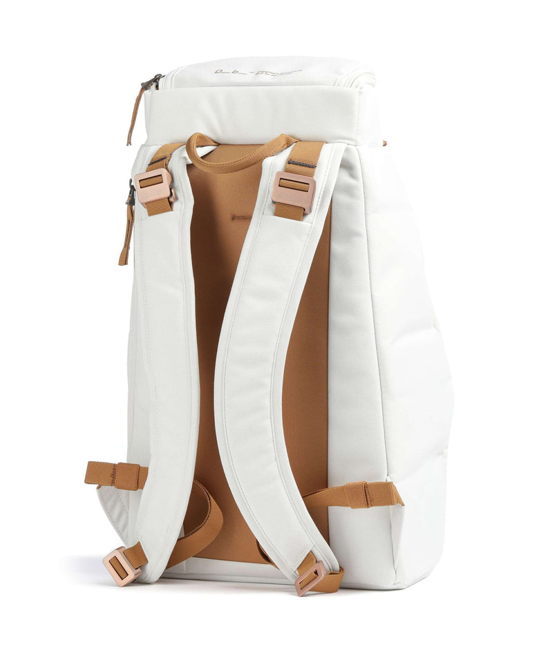 Db Hugger 20 Backpack oatmilk