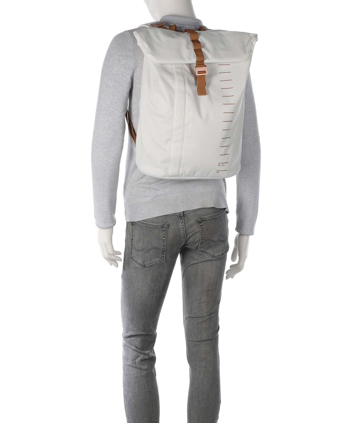 Db Essential 24 Backpack oatmilk