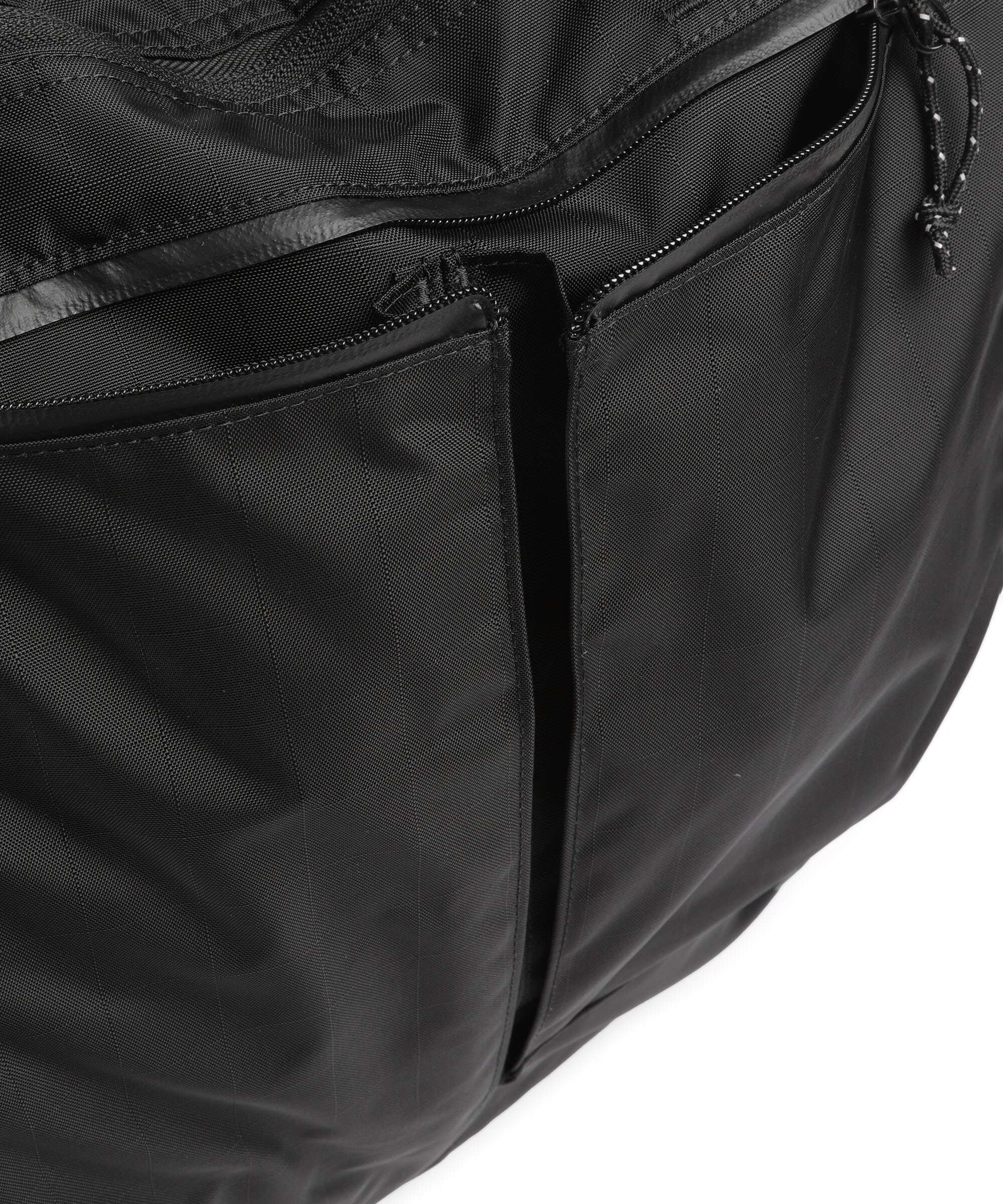 Db Utility 32 Tote bag black out
