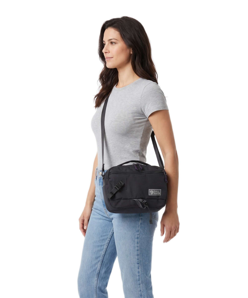 Fjällräven Vardag 6 Crossbody bag coal black