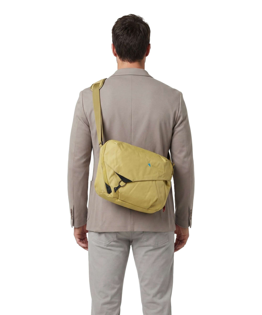 Klättermusen Gaut Messenger bag dark straw
