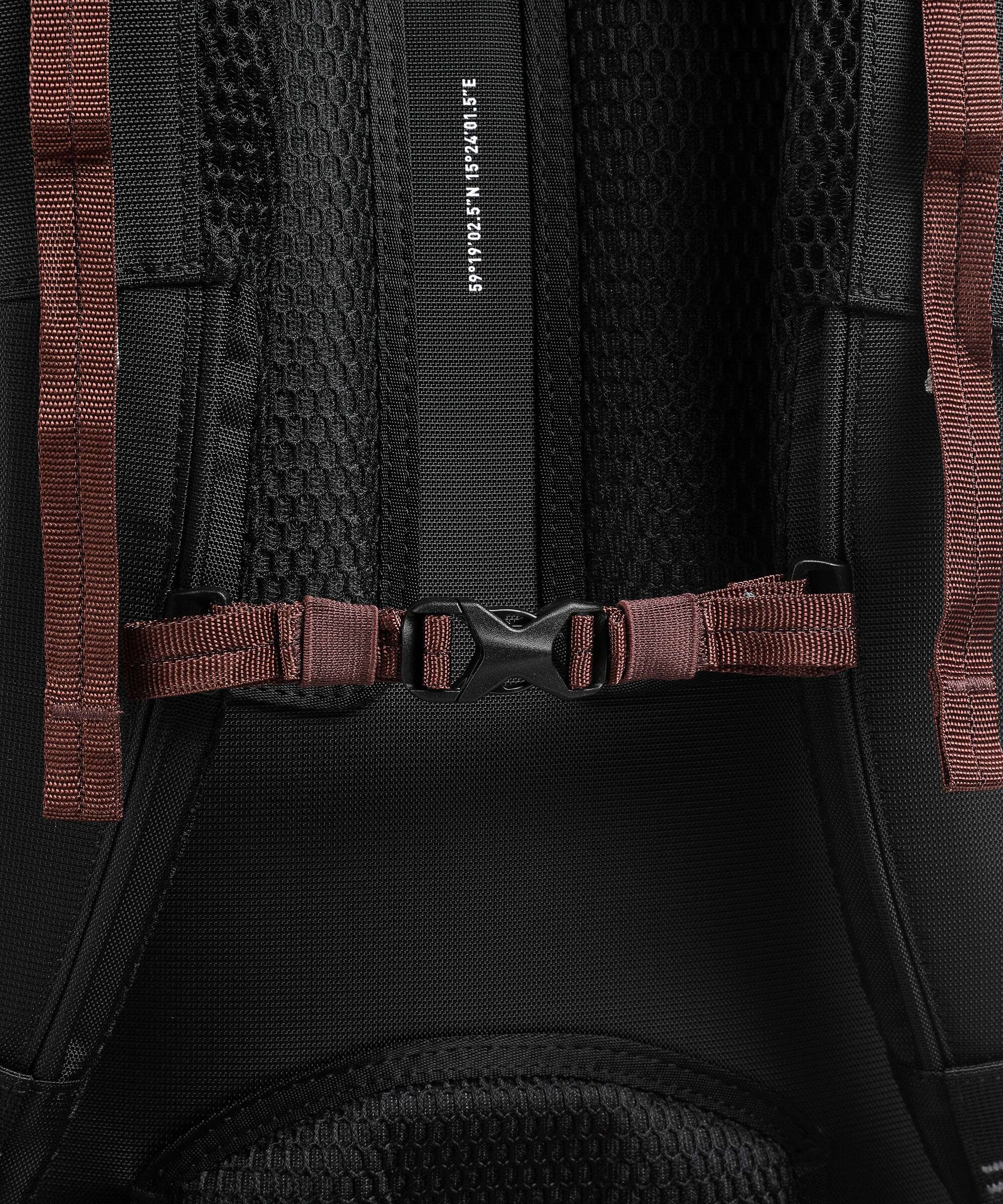 Sandqvist Hike Mountain Hiking backpack black