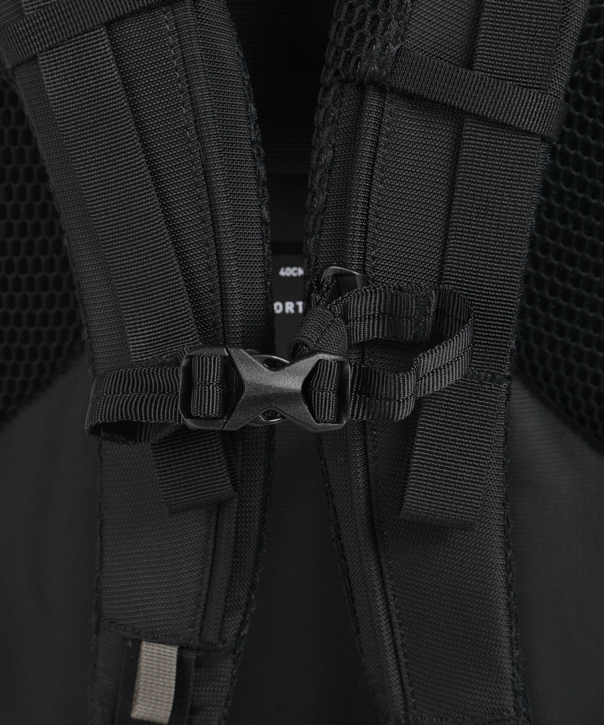 Sandqvist Hike Trail Trekking backpack black