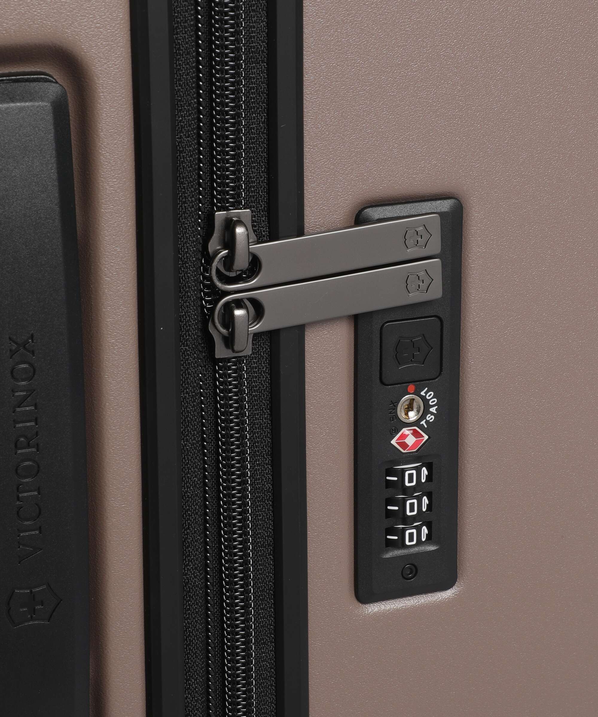 Victorinox Airox Advanced L Spinner (4 wheels) taupe brown