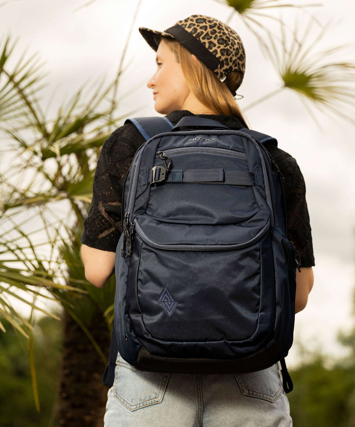 Nitro Future Hero 37 Backpack dead flower