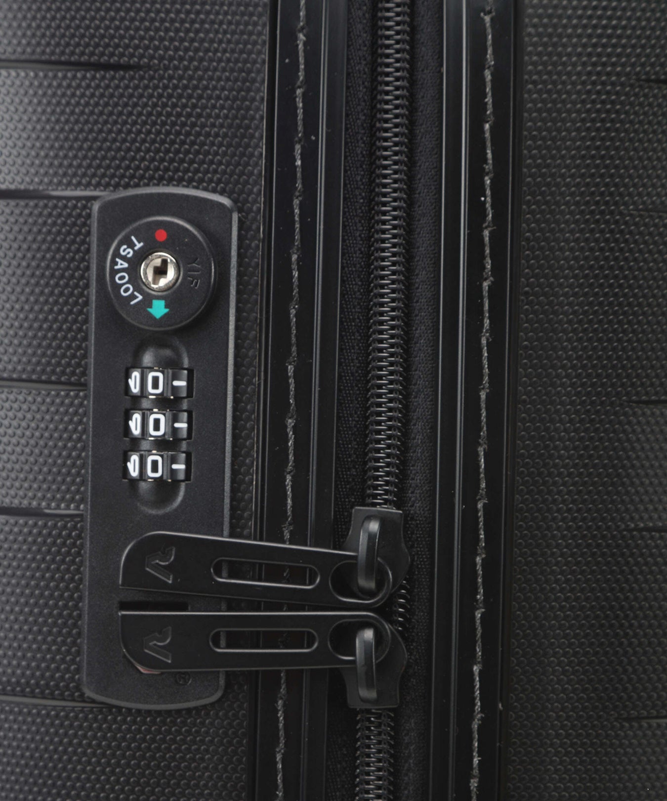 Roncato Box 4.0 EXP Spinner (4 wheels) nero