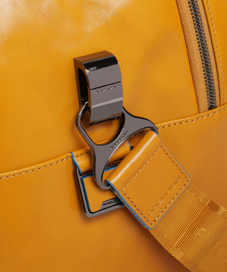 Piquadro Blue Square Weekend bag giallo zafferano
