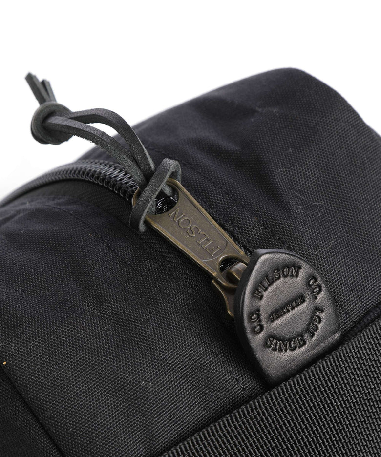 Filson Dryden Toiletry bag dark navy