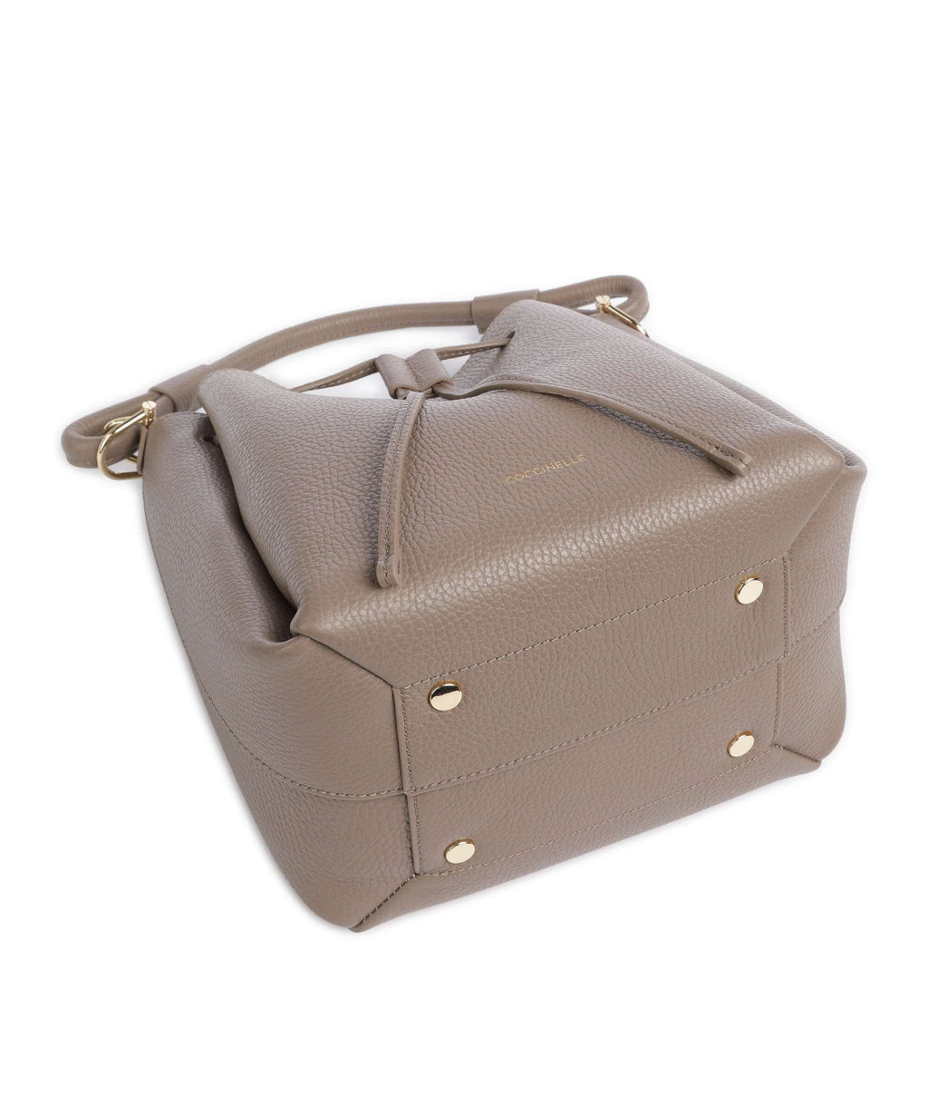 Coccinelle Eclyps Bucket bag warm taupe