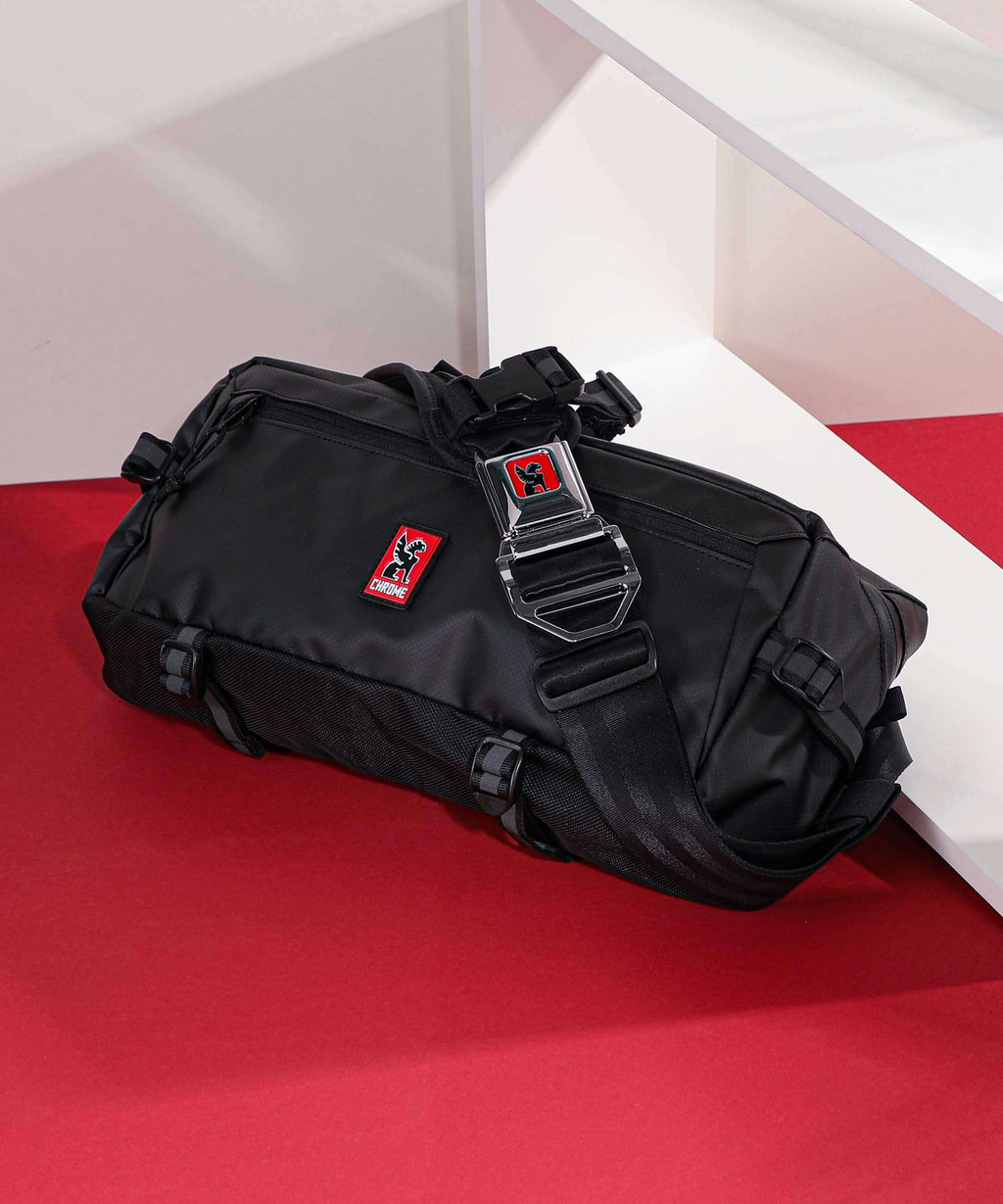 Chrome Kadet Crossbody bag black tarp