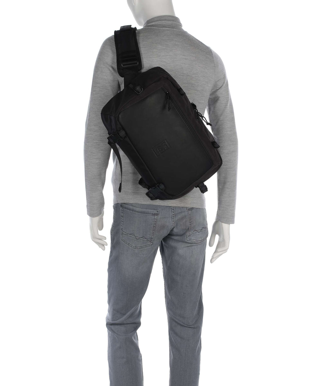 Chrome Kadet Max Messenger bag black