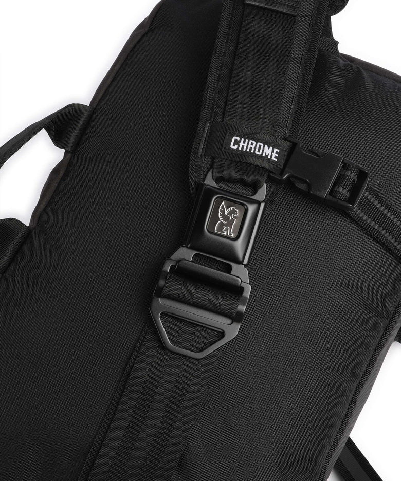 Chrome Kadet Max Messenger bag black