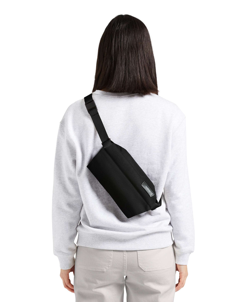 Bellroy City 4 Mini Sling bag navy