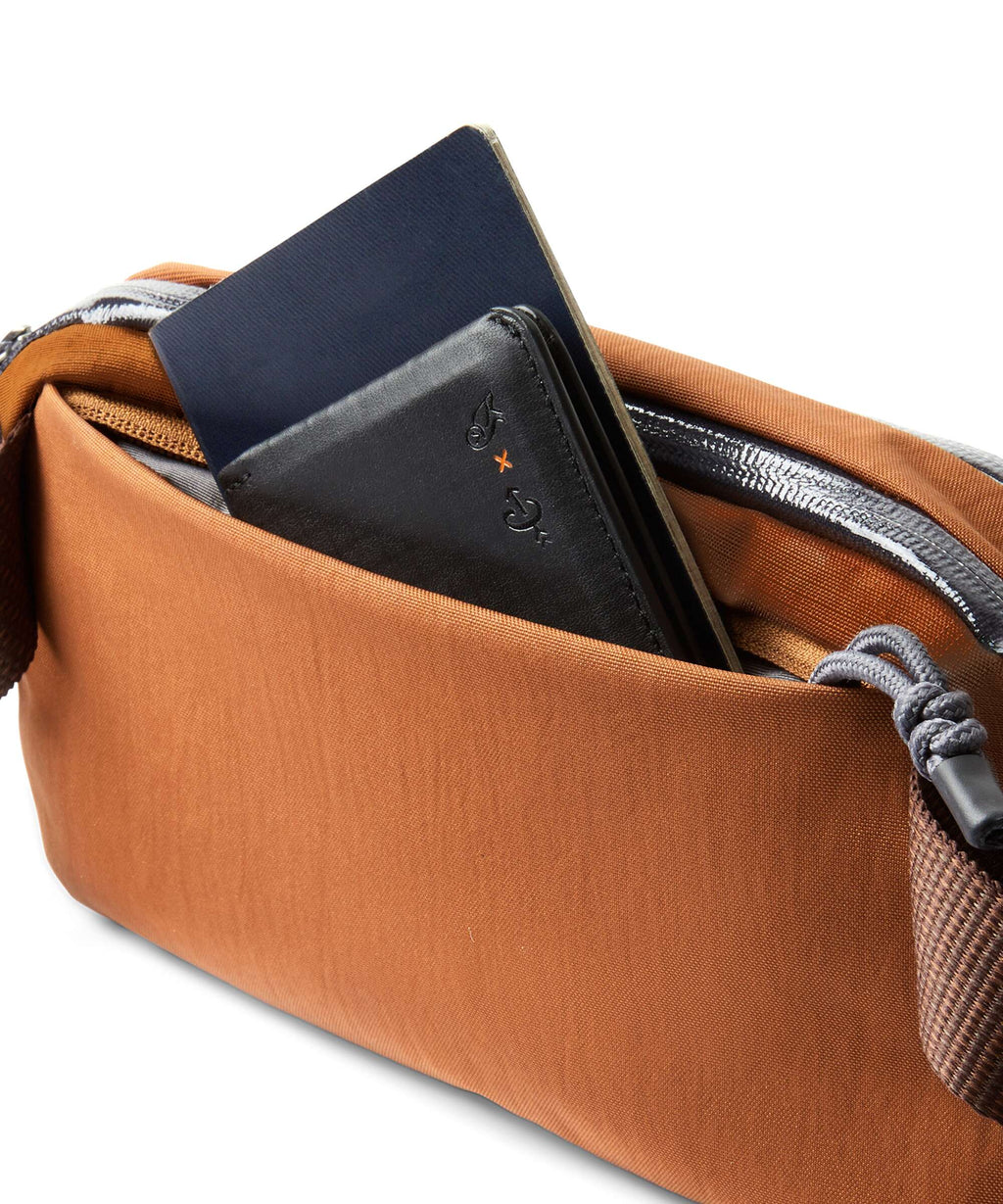 Bellroy Venture 2.5 Ready Fanny pack bronze