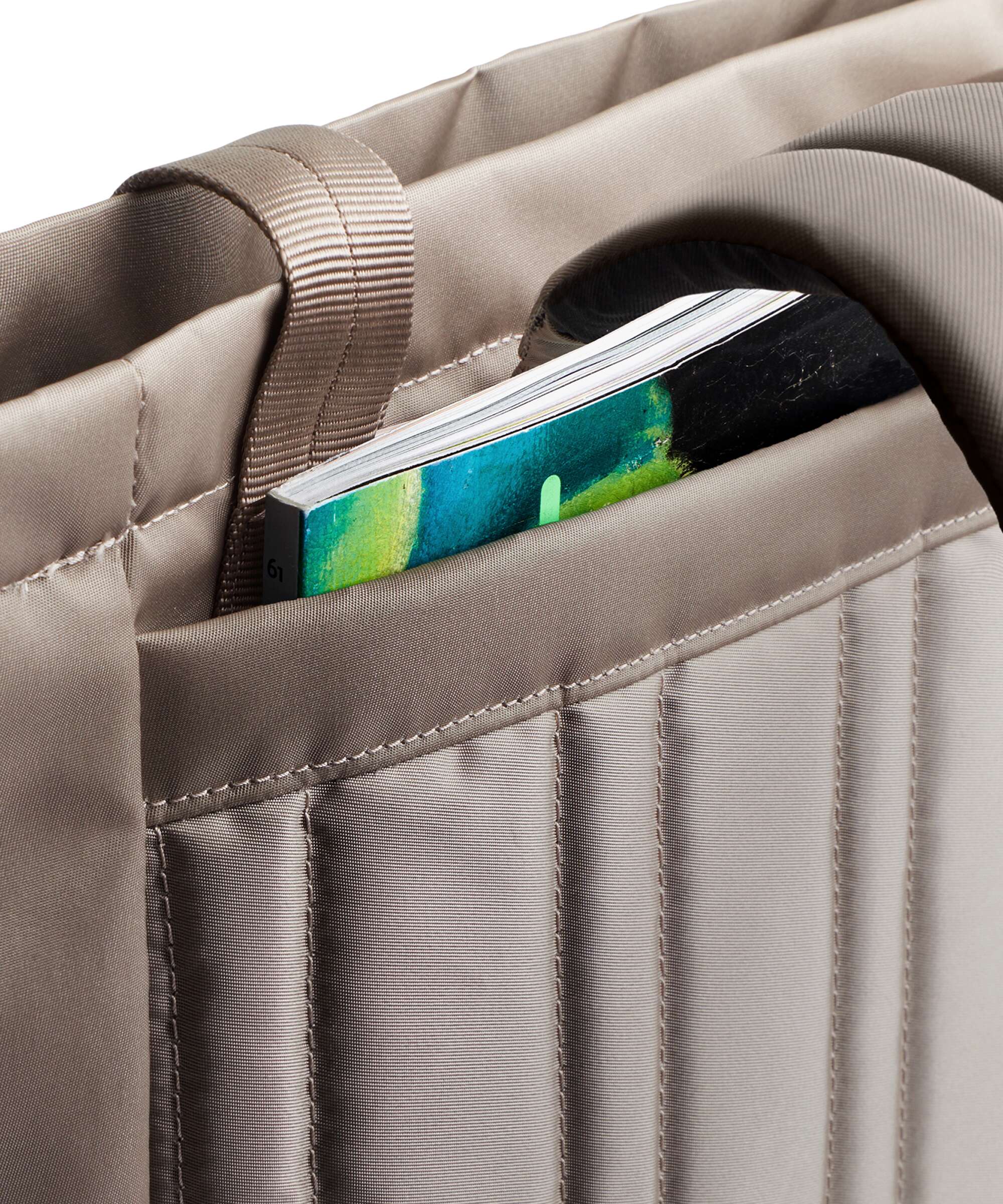 Bellroy Laneway 18 Backpack bag fawn