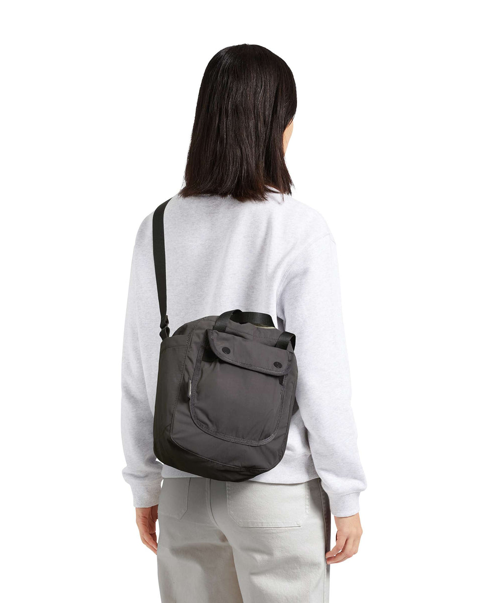 Bellroy Cinch 9 Bucket bag sand dune