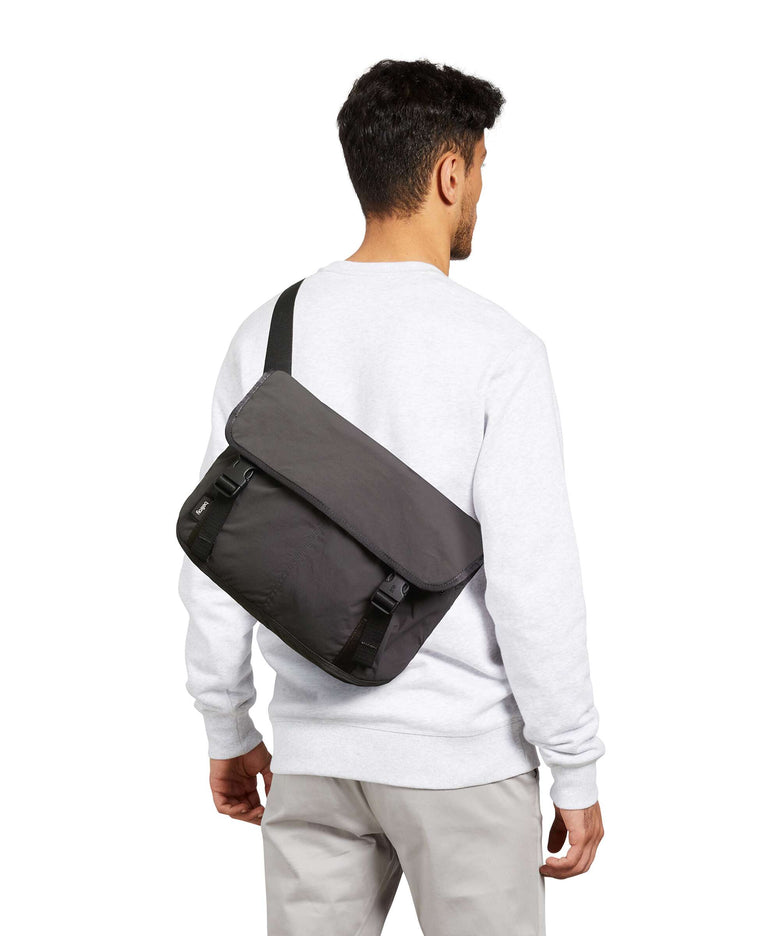 Bellroy Cinch 12 Messenger bag oat