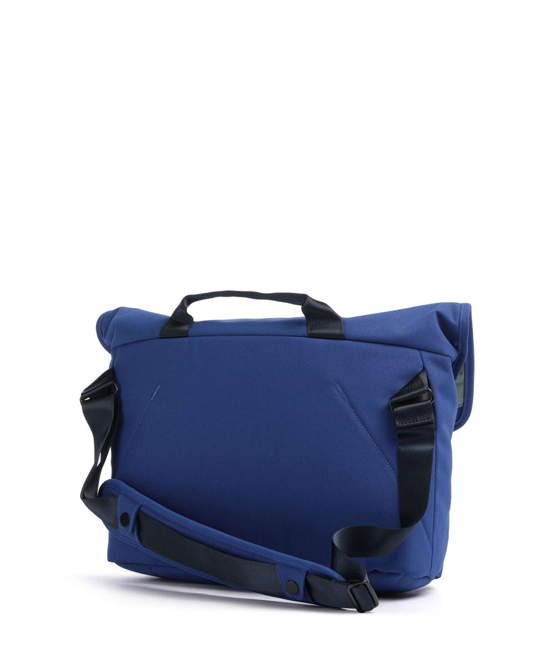 Bellroy Classic Messenger bag indigo